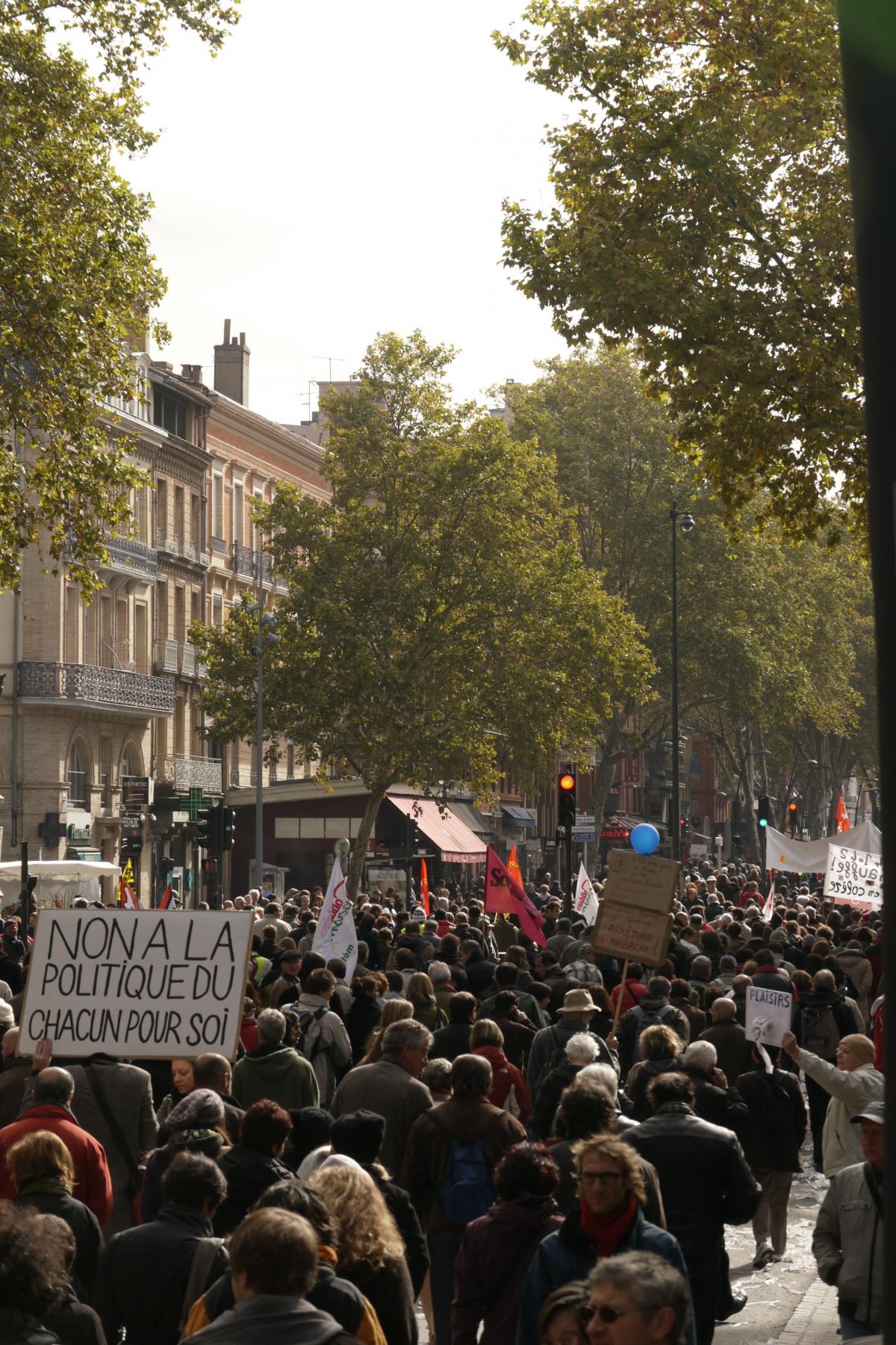 Pancarte : Non à la politique du chacun pour soi