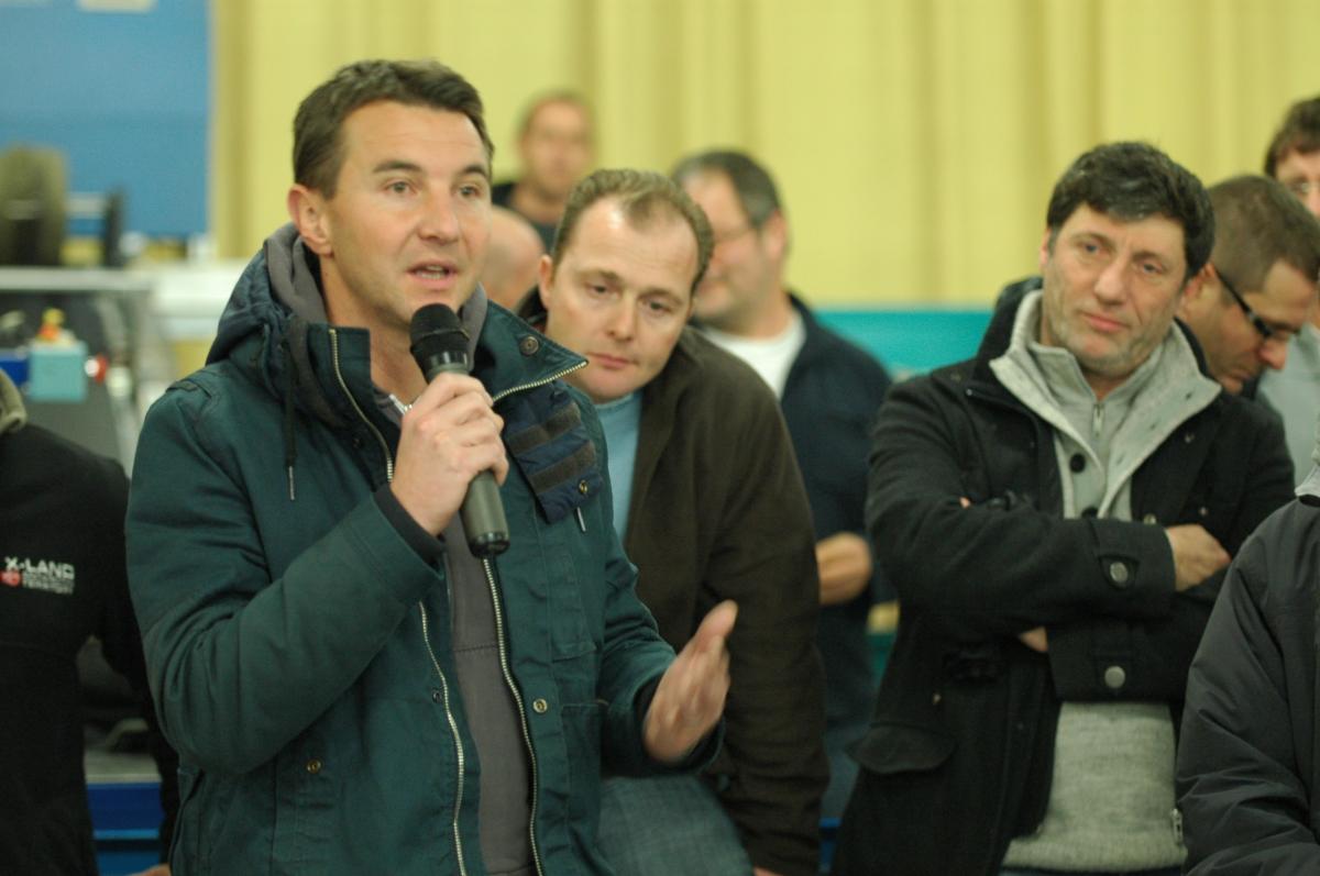 Olivier Besancenot au Meeting des salariés de la Société de Presse- Paris- Service. ex NMPP.