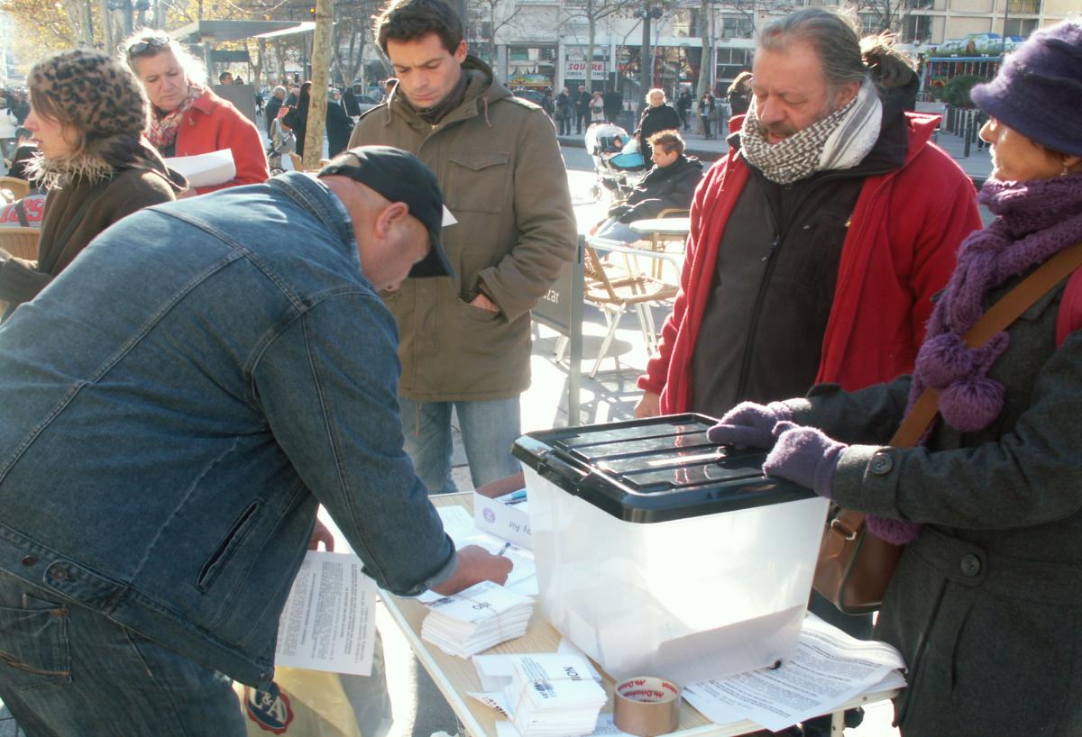 votation citoyenne au centre ville de Marseille