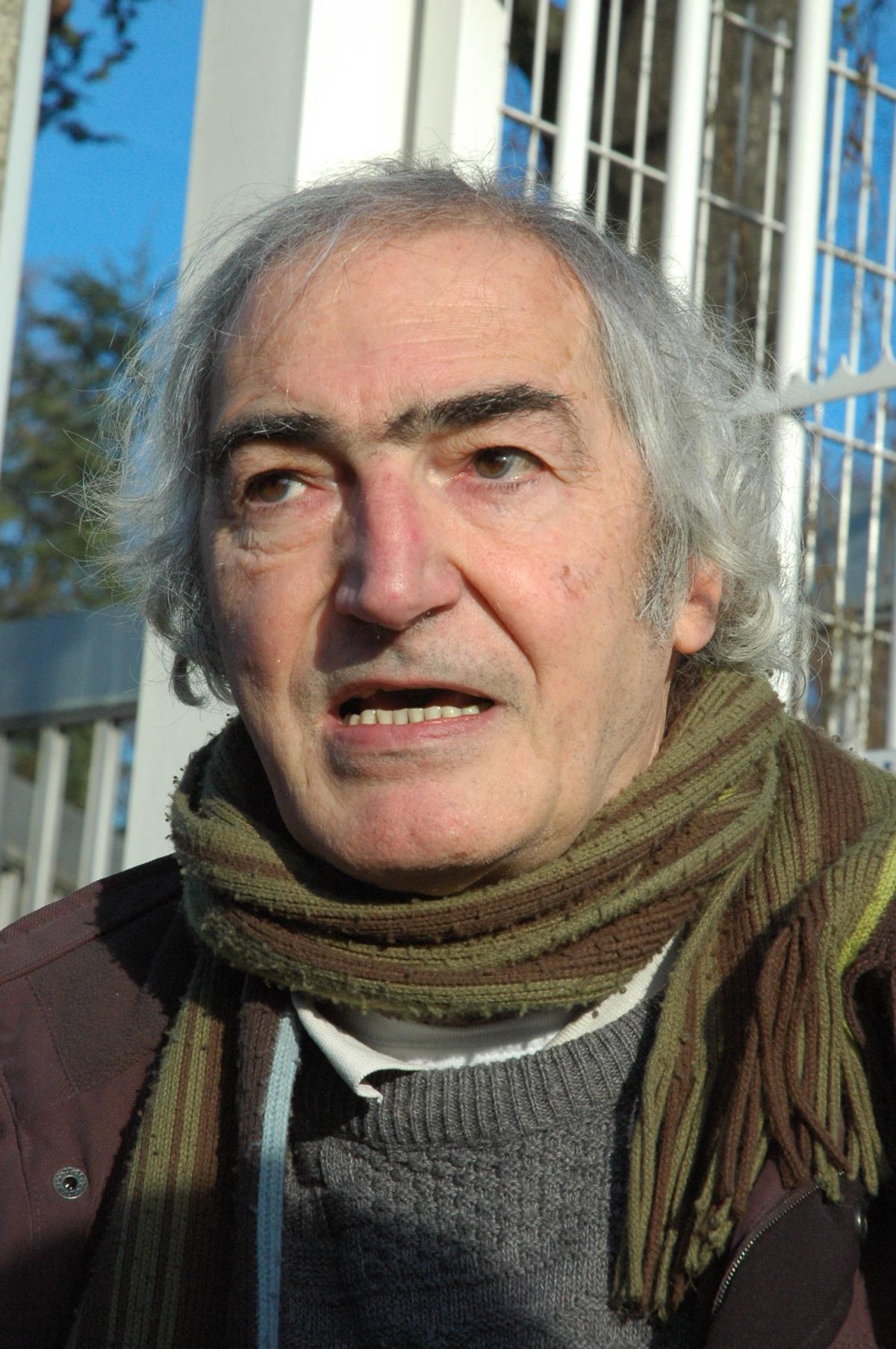 Richard MOYON porte parole de RESF réseau éducation sans frontières répond sur télé Essonne 91.