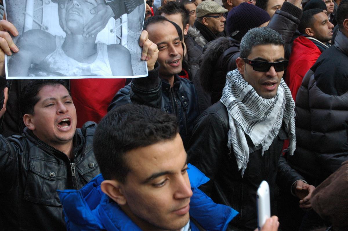 affichette d'un Tunisien tué pendant les émeutes