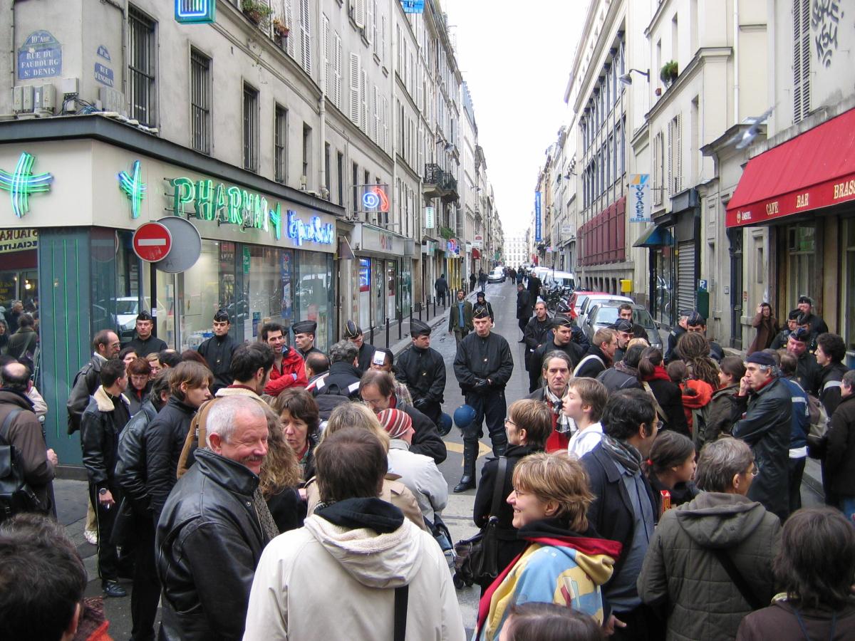 Rassemblement contre le QG de Sarkozy, Paris 10.
