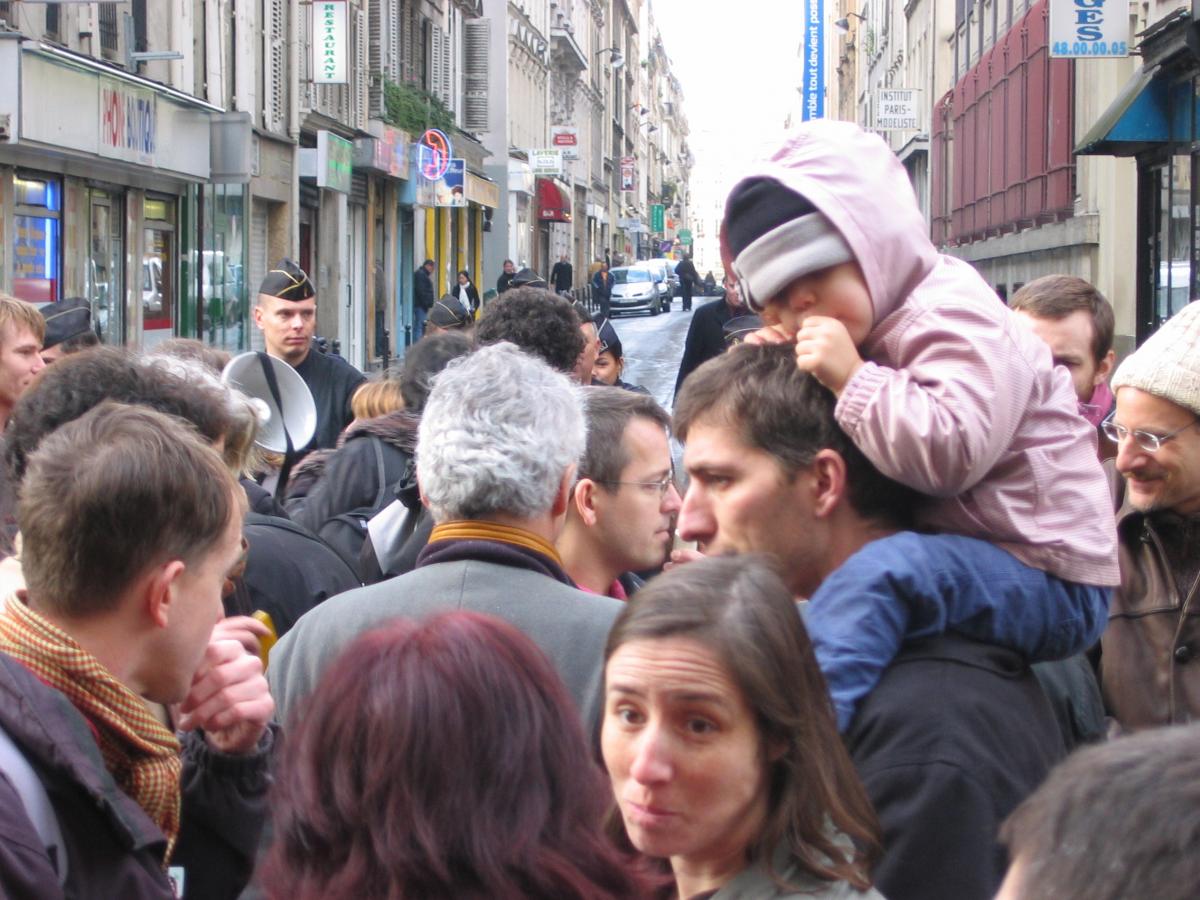 Rassemblement contre le QG de Sarkozy, Paris 10.
