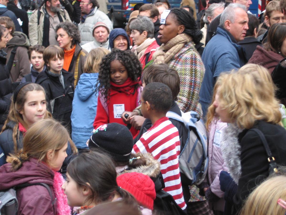 Rassemblement contre le QG de Sarkozy, Paris 10.