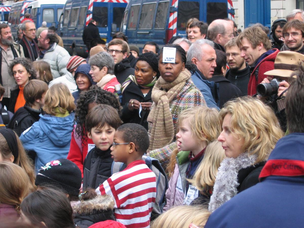 Rassemblement contre le QG de Sarkozy, Paris 10.