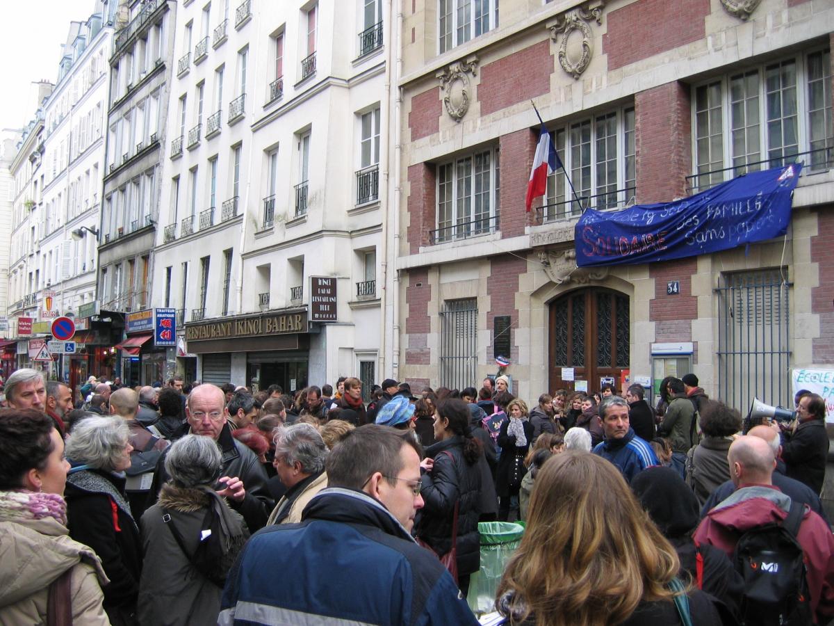 Rassemblement contre le QG de Sarkozy, Paris 10.