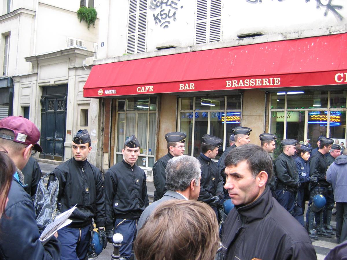 Rassemblement contre le QG de Sarkozy, Paris 10.