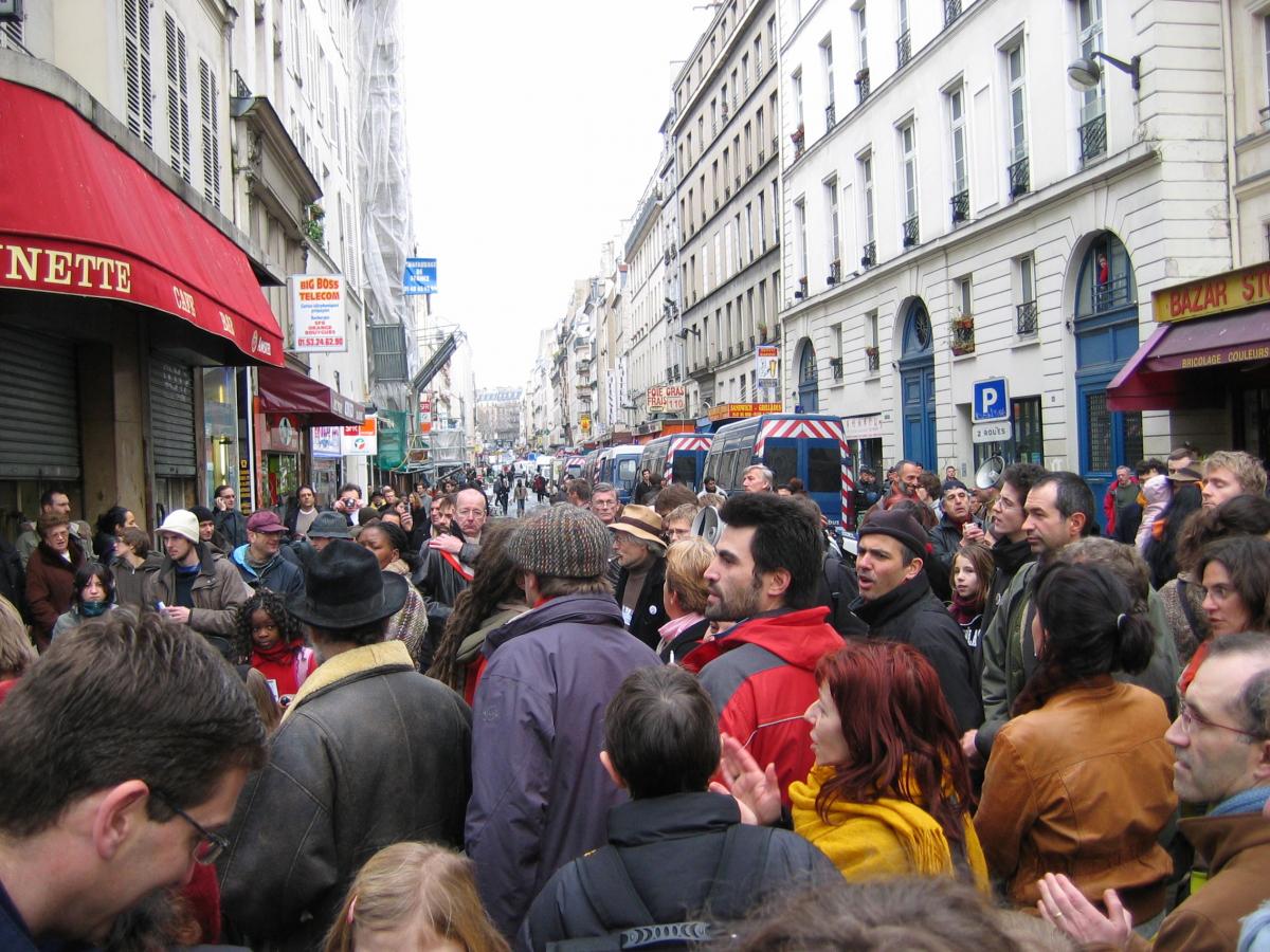 Rassemblement contre le QG de Sarkozy, Paris 10.