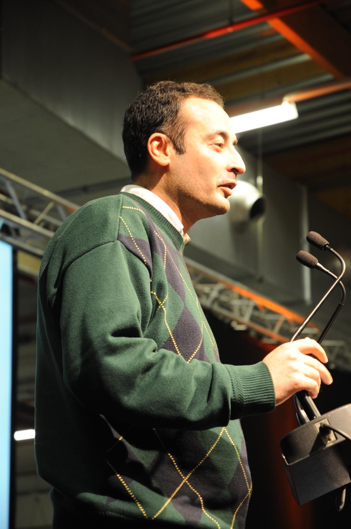 Omar membre en France du collectif de solidarité avec le peuple Egyptien