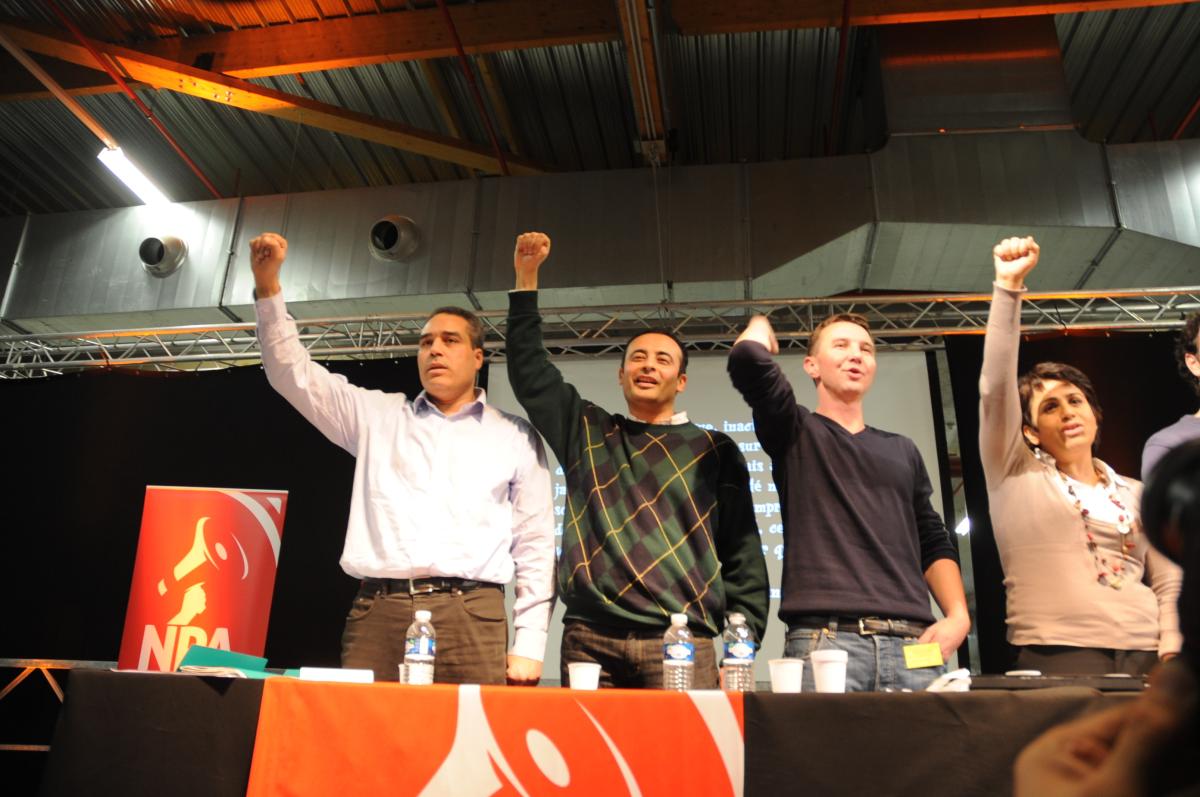 l' internationale chanté au Meeting de solidarité Tunisie Egypte au 1er congrès du NPA