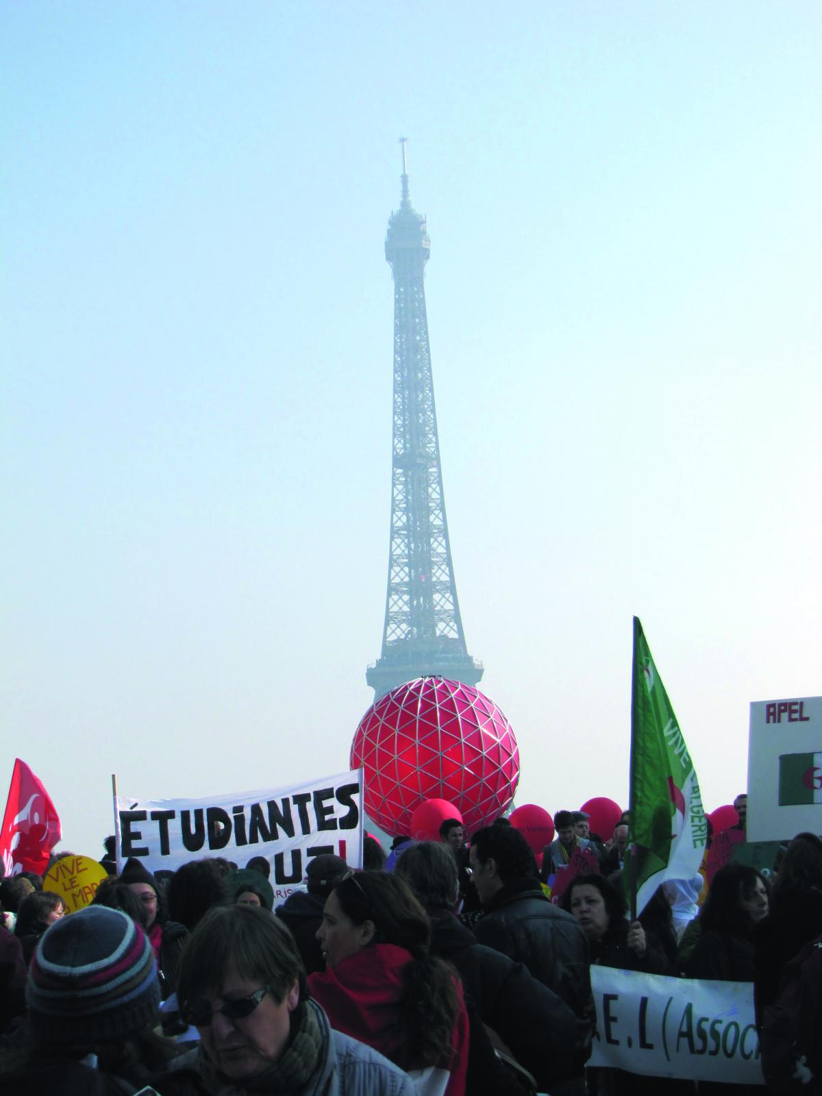 Parvis des droits de l'homme, départ de la manifestation