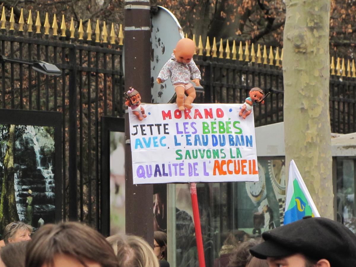 Début de la manif, jardin du Luxembourg
