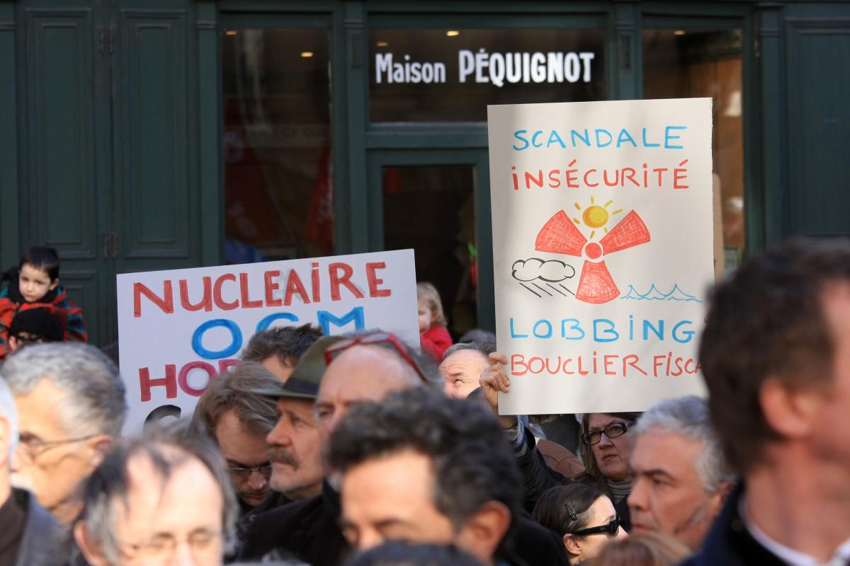 pancartes anti-nucléaires