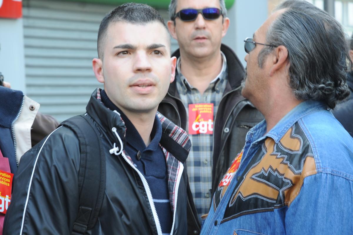 Fabien Engelmann, délégué CGT candidat du FN arrive à la Confédération générale des travailleurs