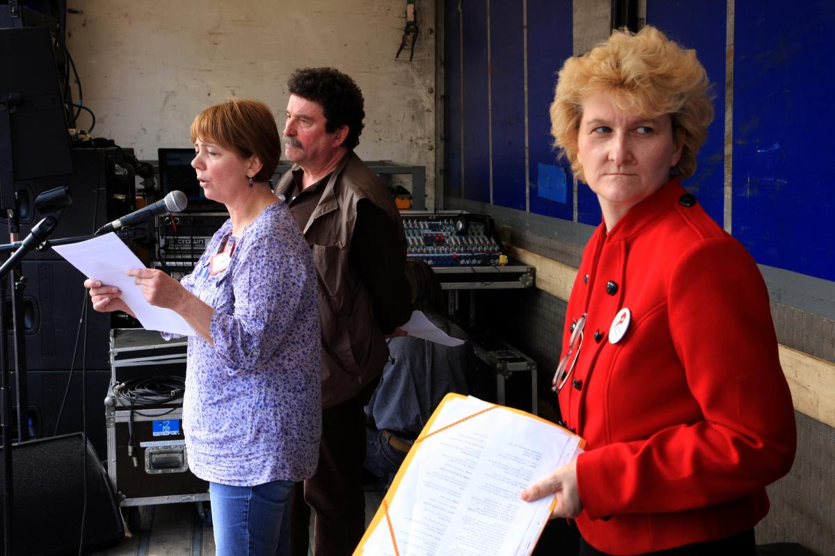Françoise Ney et les membres de la coordination contre la fermeture des hopitaux