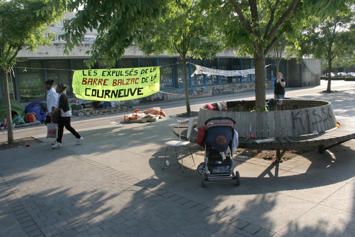 Le campement place de la Fraternité