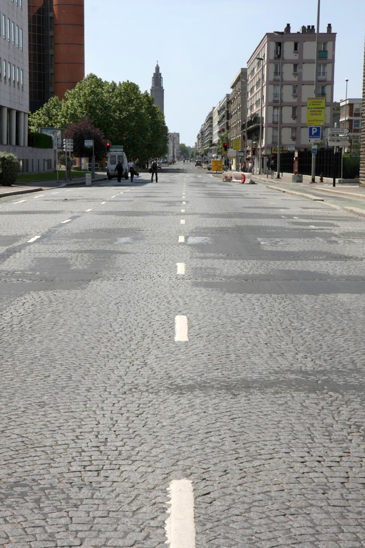 ville déserte suite à la campagne de la droite contre la manifestation