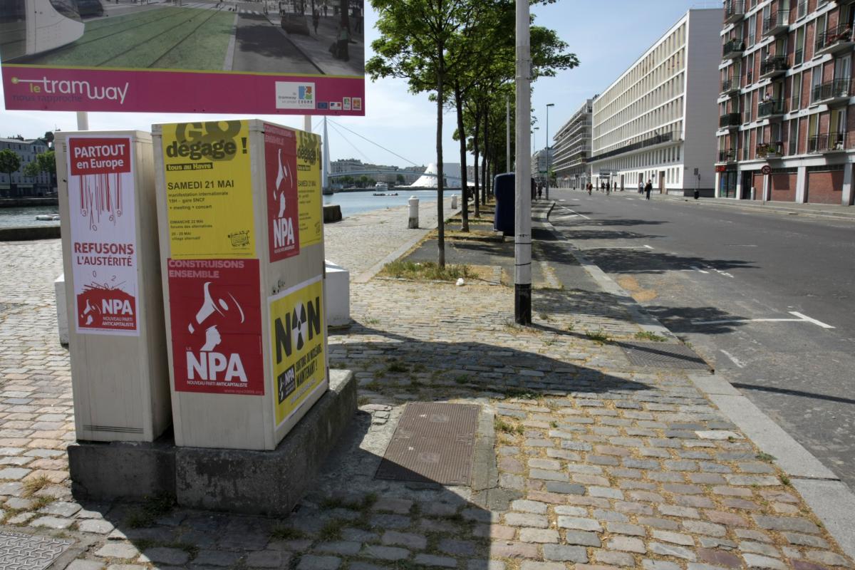 affiches NPA dans une ville déserte