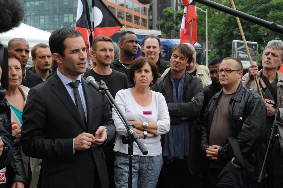 Soutien de Benoît Hamon du PS au 16 postiers du 92 inculpés