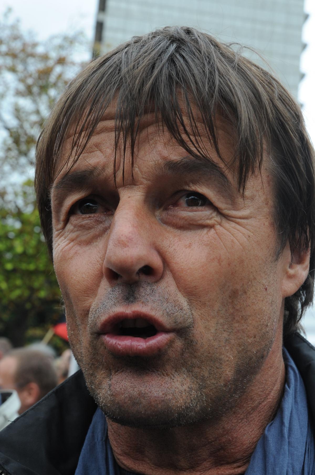 Nicolas Hulot au rassemblement de soutien pour les 16 postiers inculpés du 92