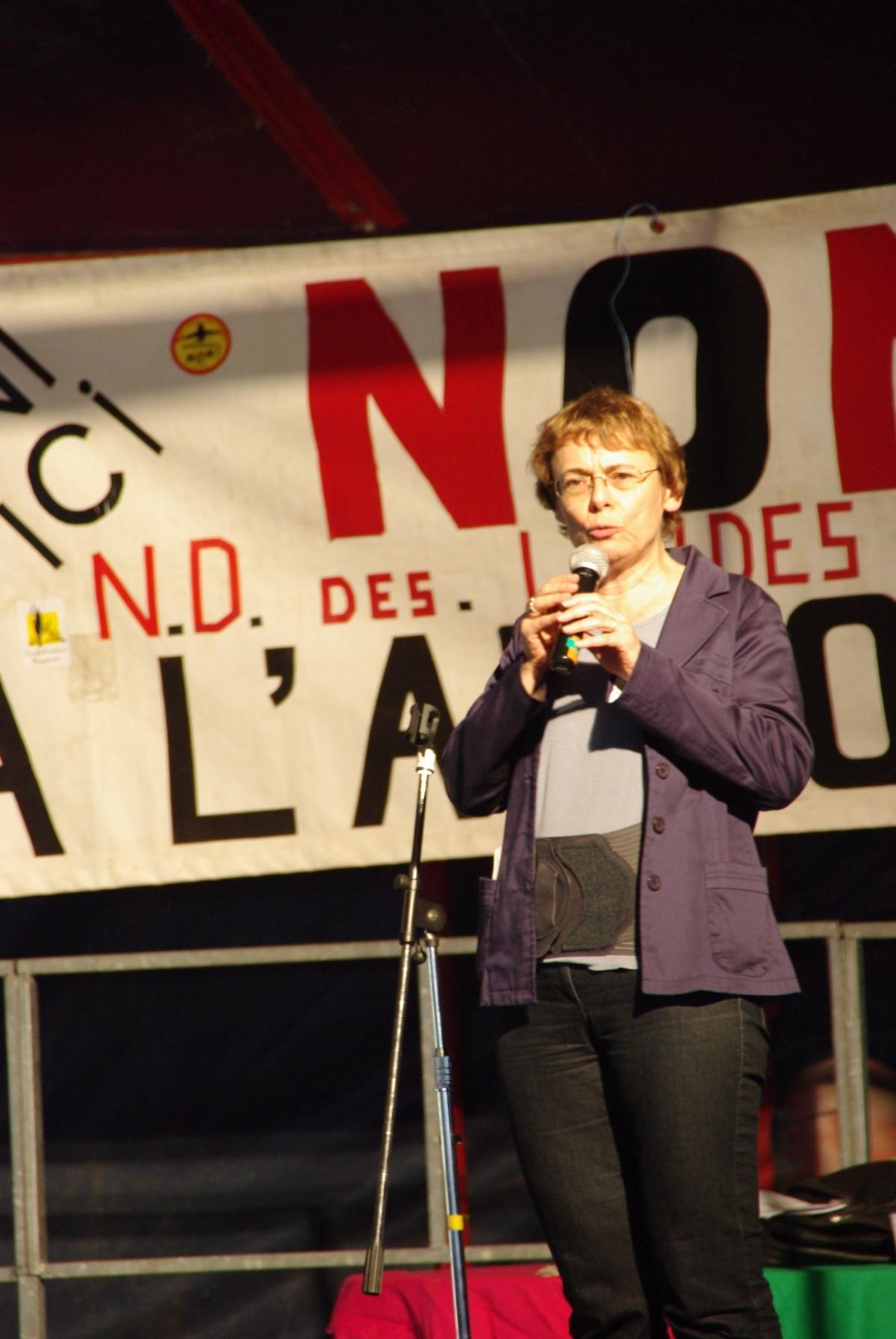 martine billard du parti d egauche lors du meeting national de samedi.