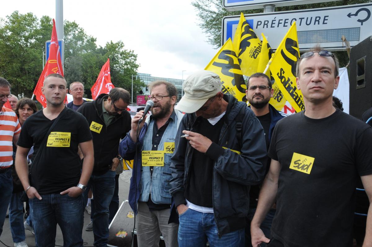 intervenenant Sud à la conférence de Presse devant le tribunal de Nanterre
