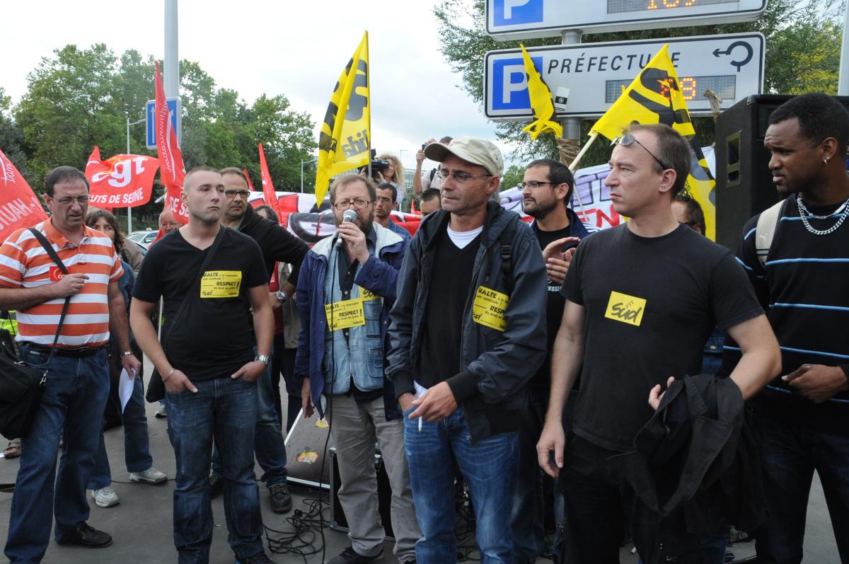 intervenenant Sud à la conférence de Presse devant le tribunal de Nanterre