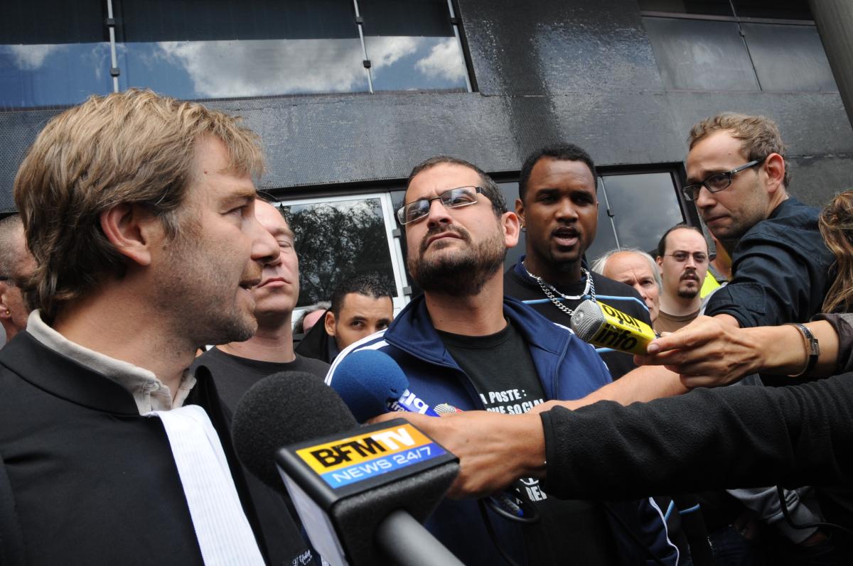 Avocat et postiers conférence de Presse à la sortie du tribunal de Nanterre