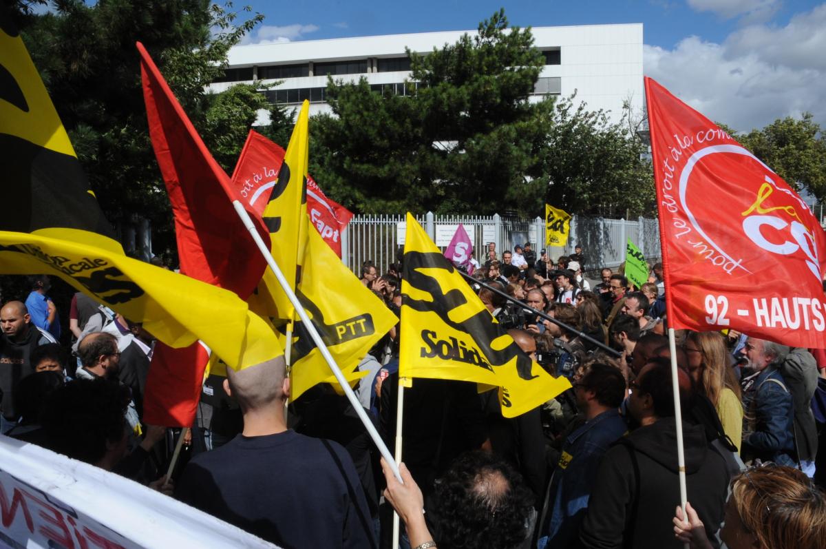 soutiens aux Postiers devant le Tribunal correctionnel de Nanterre