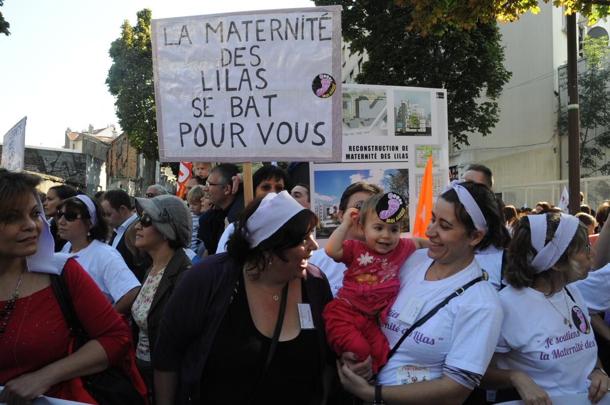 Manifestants pour la défense et la reconstruction de la Maternité des Lilas