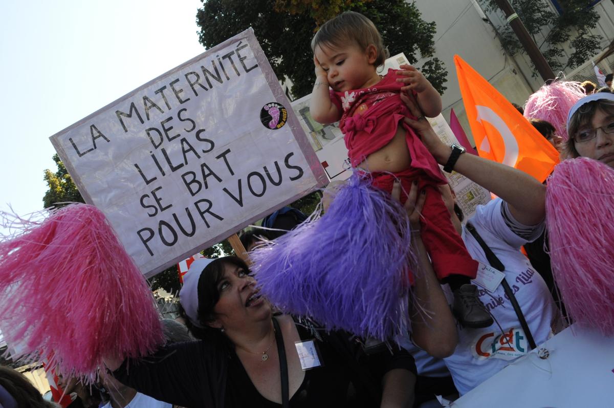 Pancarte La maternité des Lilas se bat pour vous