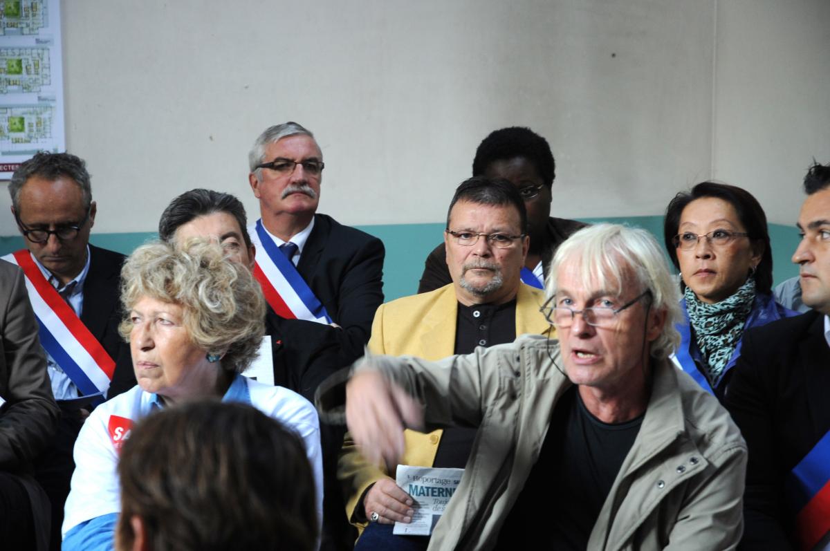 Groupe de personnalités à la conférence de Presse de la Maternité des Lilas.