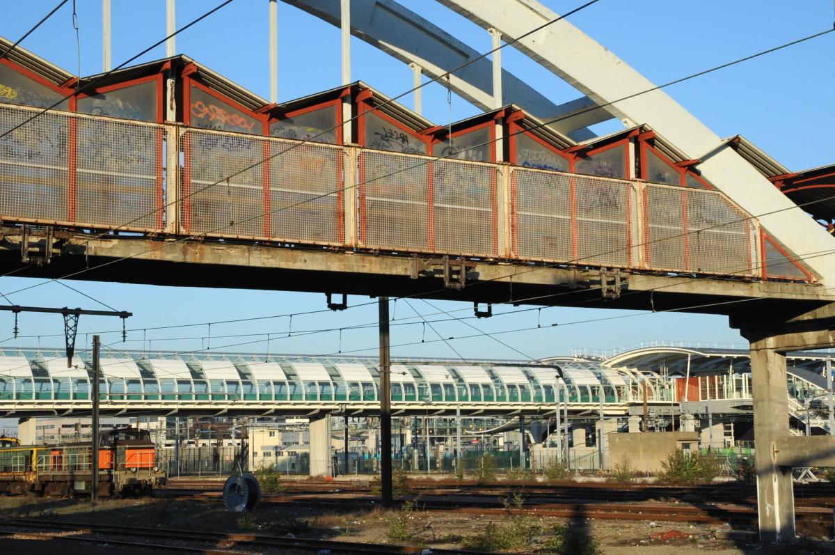 Passerelle ancienne de voyageurs du RER Massy Palaiseau