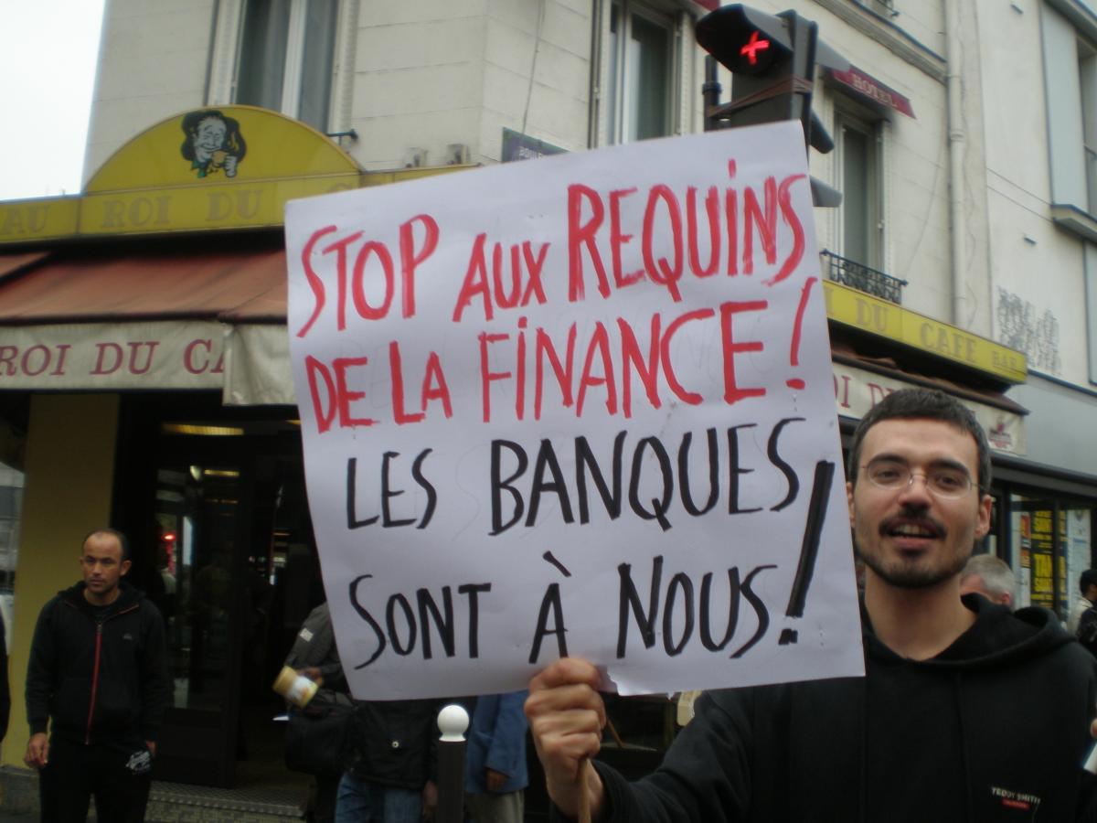 Pancarte stop aux requins de la finance les banques sont à nous