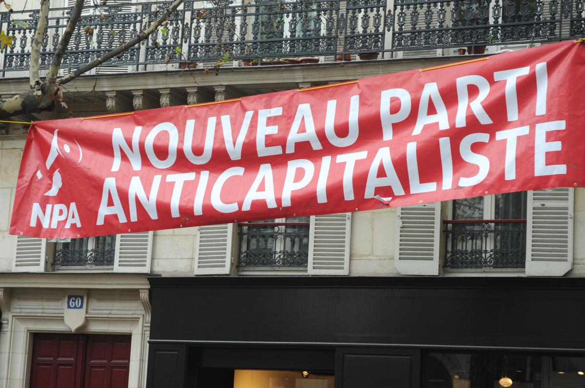 banderole du NPA au point fixe
