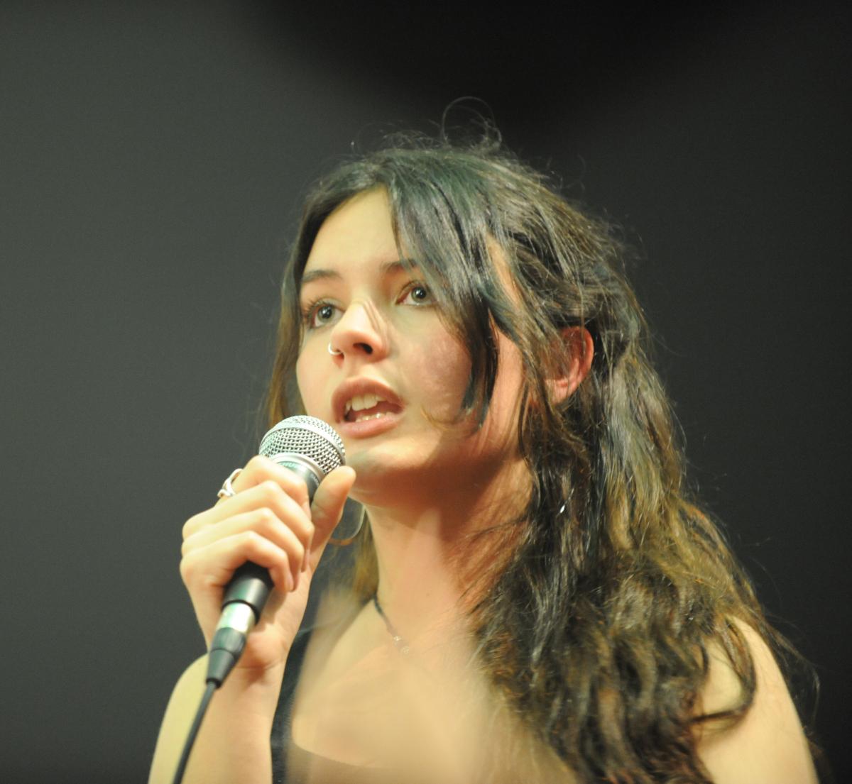 Camila Vallejo porte parole de la CONFECH