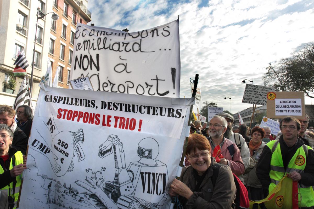 Banderole contre l'aéroport