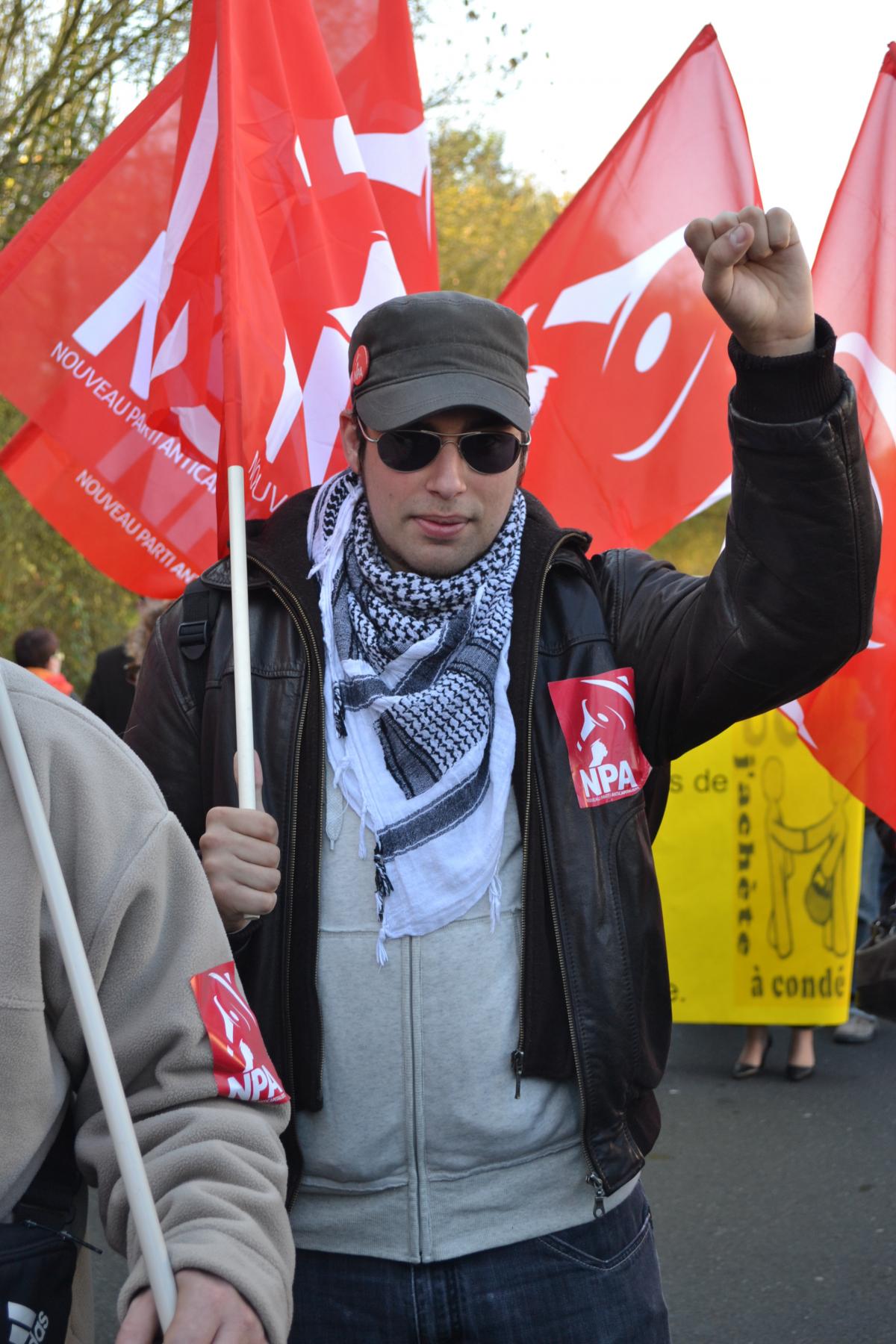 Jeune du NPA, Poing Levé.