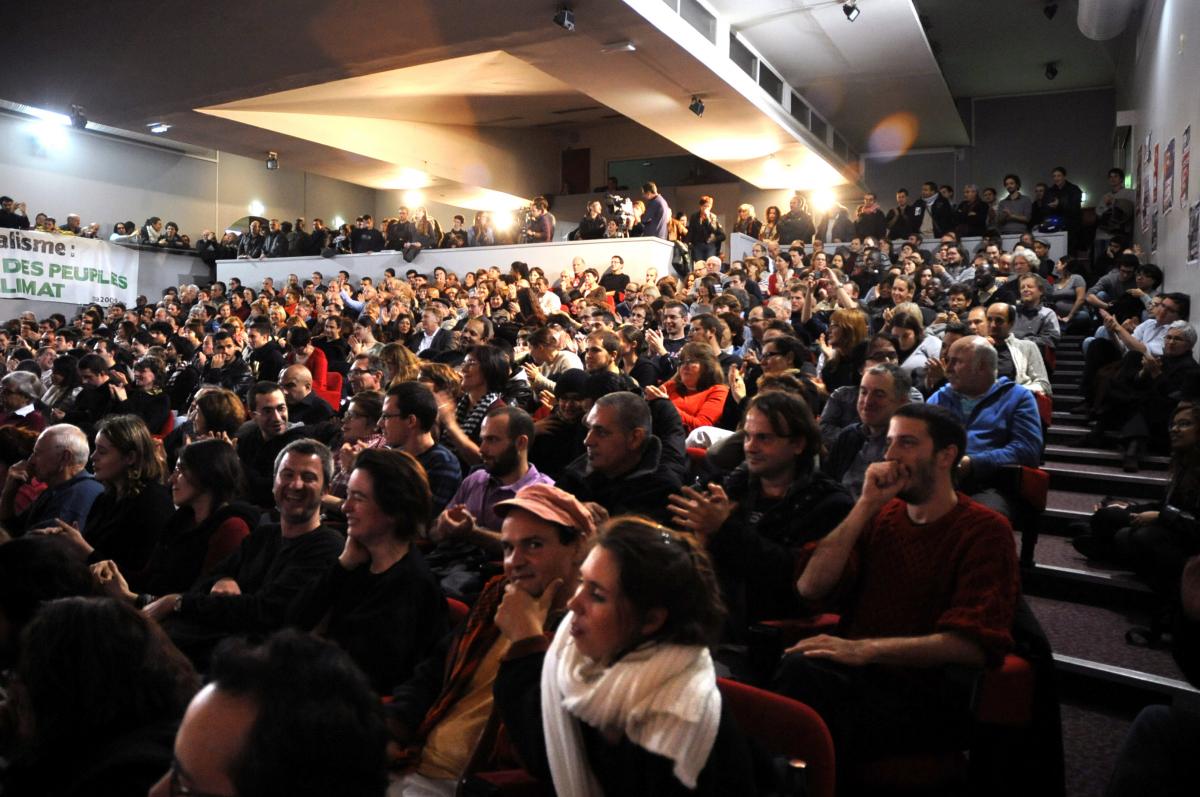 salle au Meeting de la bourse du travail de saint Denis
