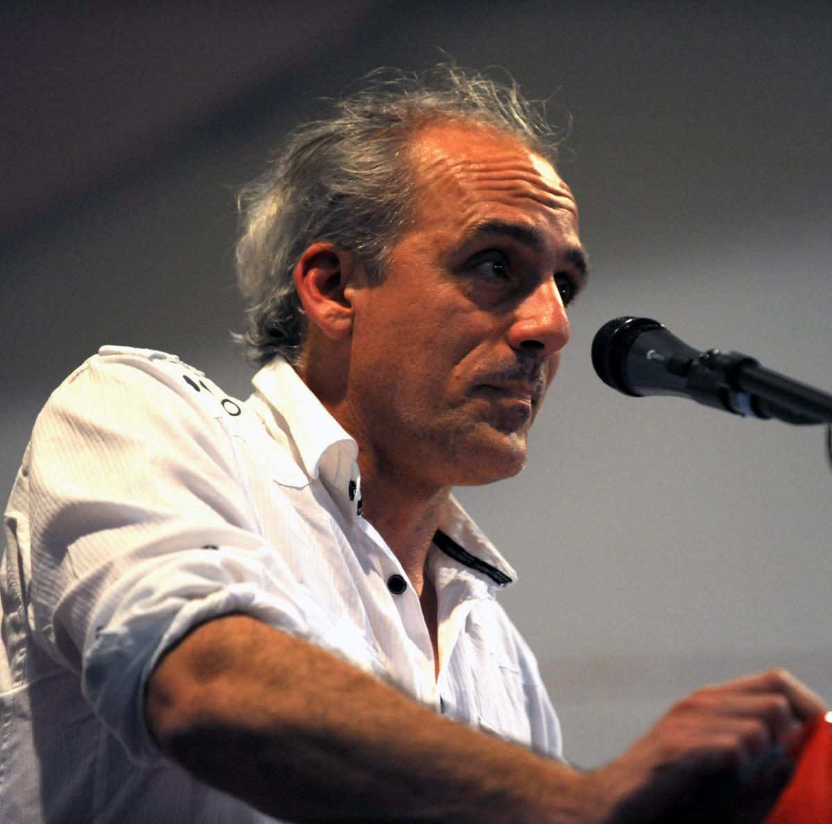 Philippe Poutou à Saint Denis Bourse du travail