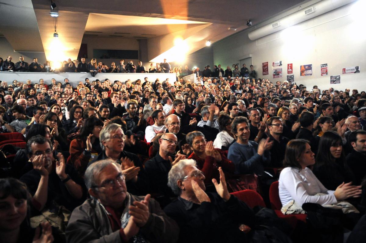 salle au Meeting de la bourse du travail de saint Denis
