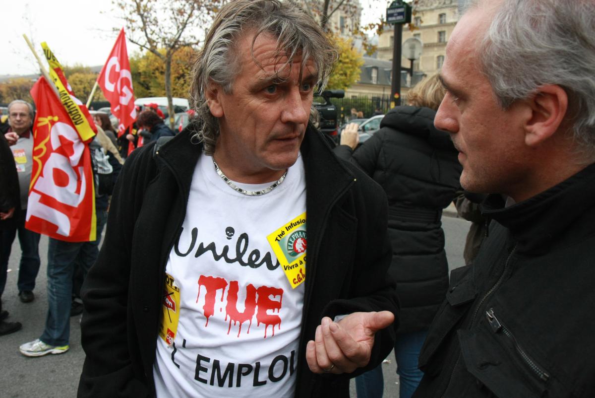 Philippe Poutou avec un délégué des Fralib
