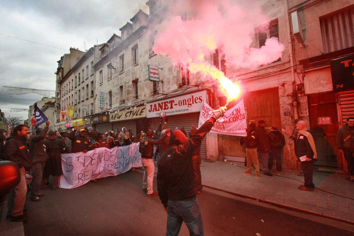 la manifestation devant le 76 Gabriel Péri