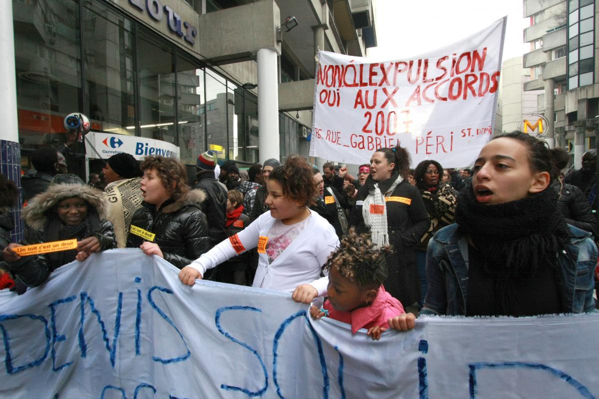 la manifestation dans les rues de Saint-Denis