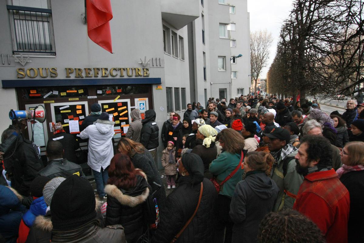 La manifestation devant la sous-préfecture