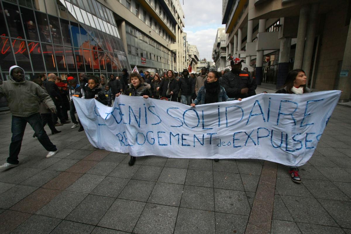 la manifestation dans les rues de Saint-Denis