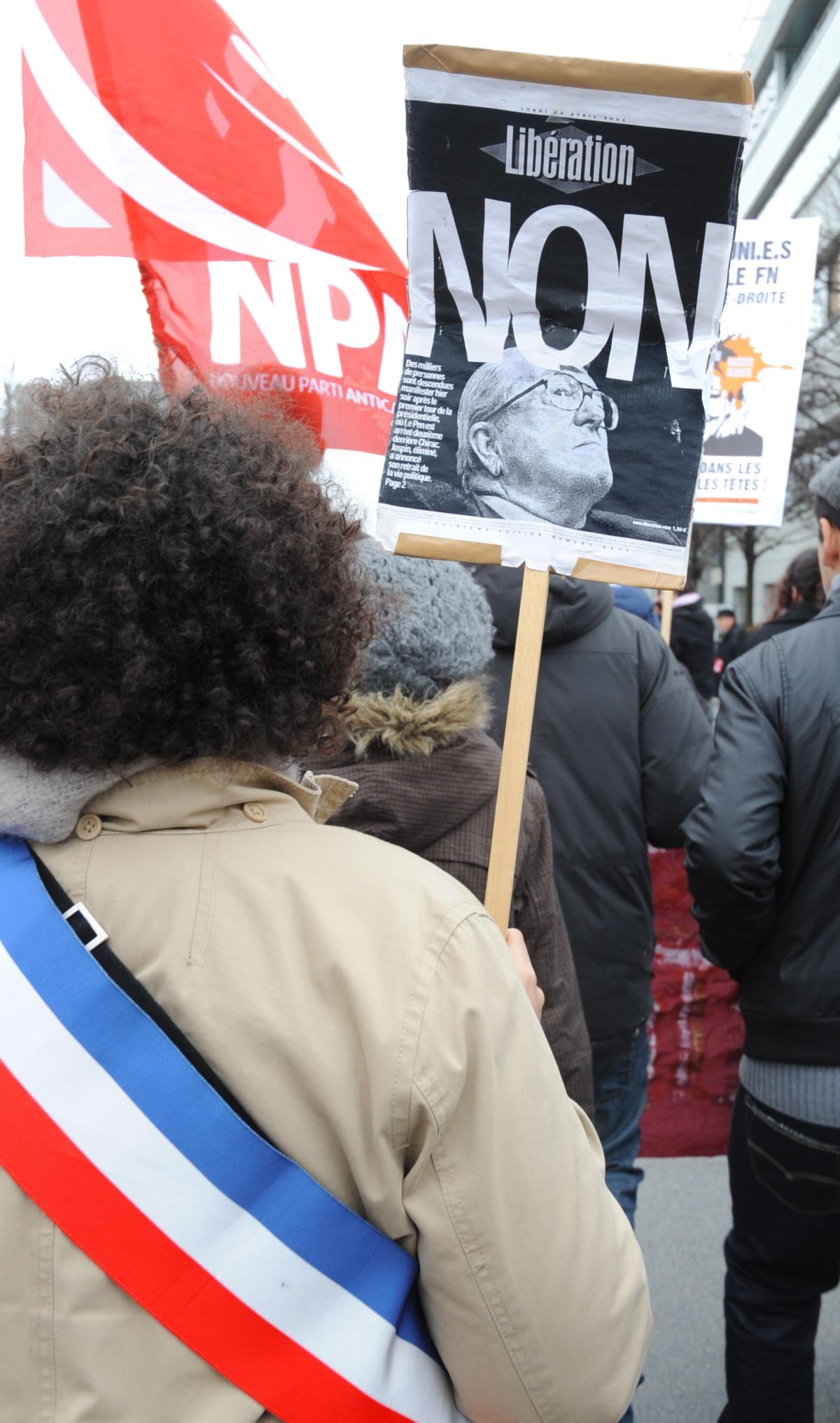 élue républicaine manifestation contre le front national à saint Denis