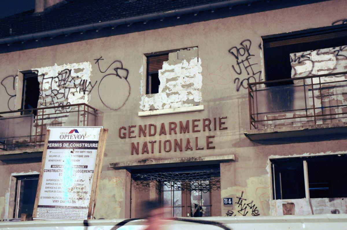 5h46 Squat évacué de la gendarmerie de Viry Chatillon Essonne sur la N7