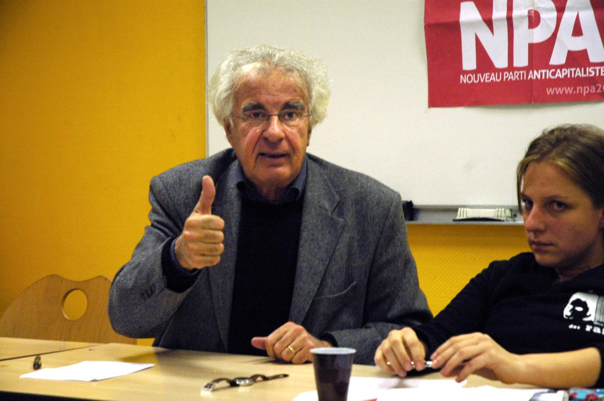 introduction au débat avec une militante du comité Npa du 11em arondissement Paris et Alain Krivine.