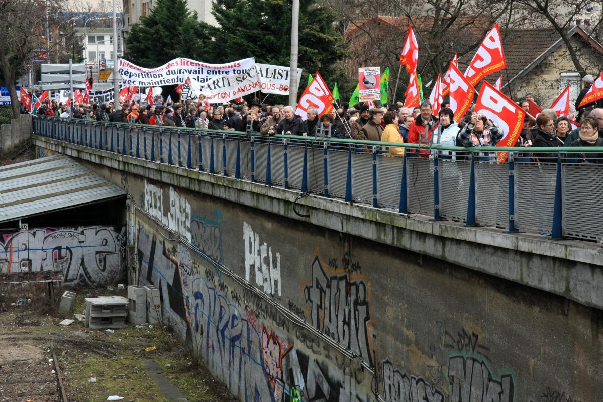 Le cortège dans la ville d'Aulnay